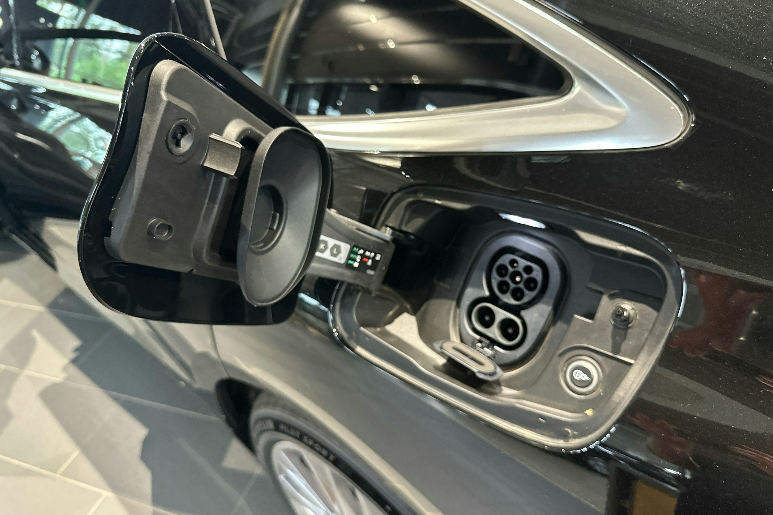 met. musta Audi A6 e-tron 2025 kuva 31.