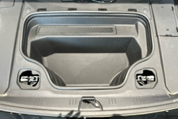 met. musta Audi A6 e-tron 2025 kuva 35.