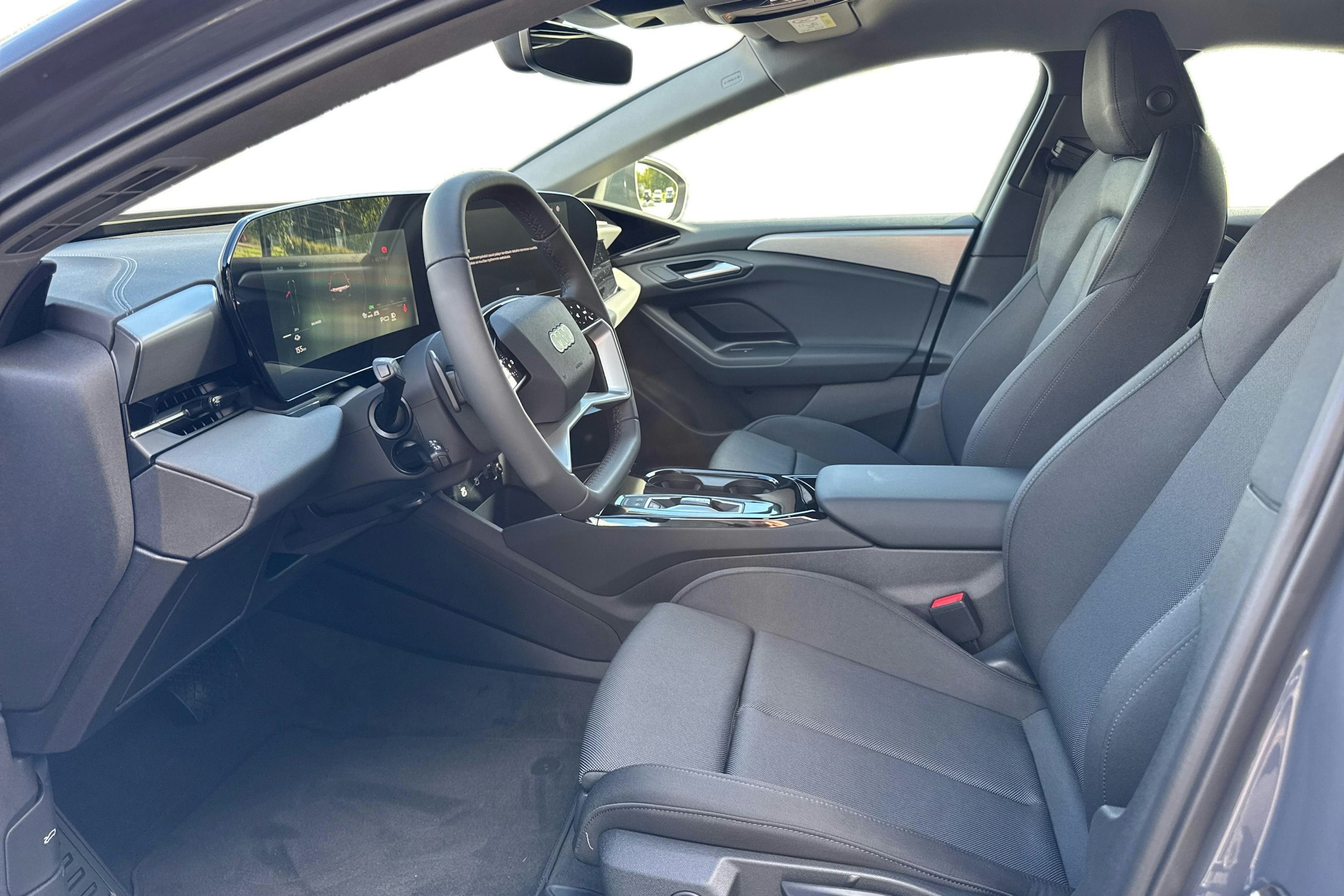 harmaa Audi A6 e-tron 2025 kuva 6.