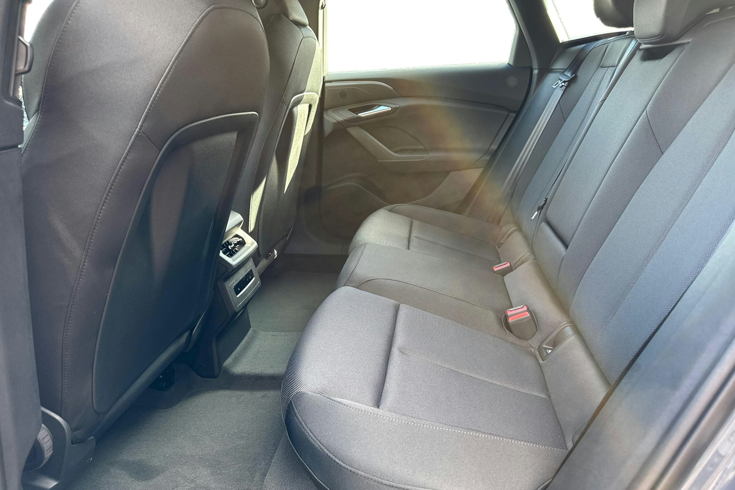 harmaa Audi A6 e-tron 2025 kuva 8.