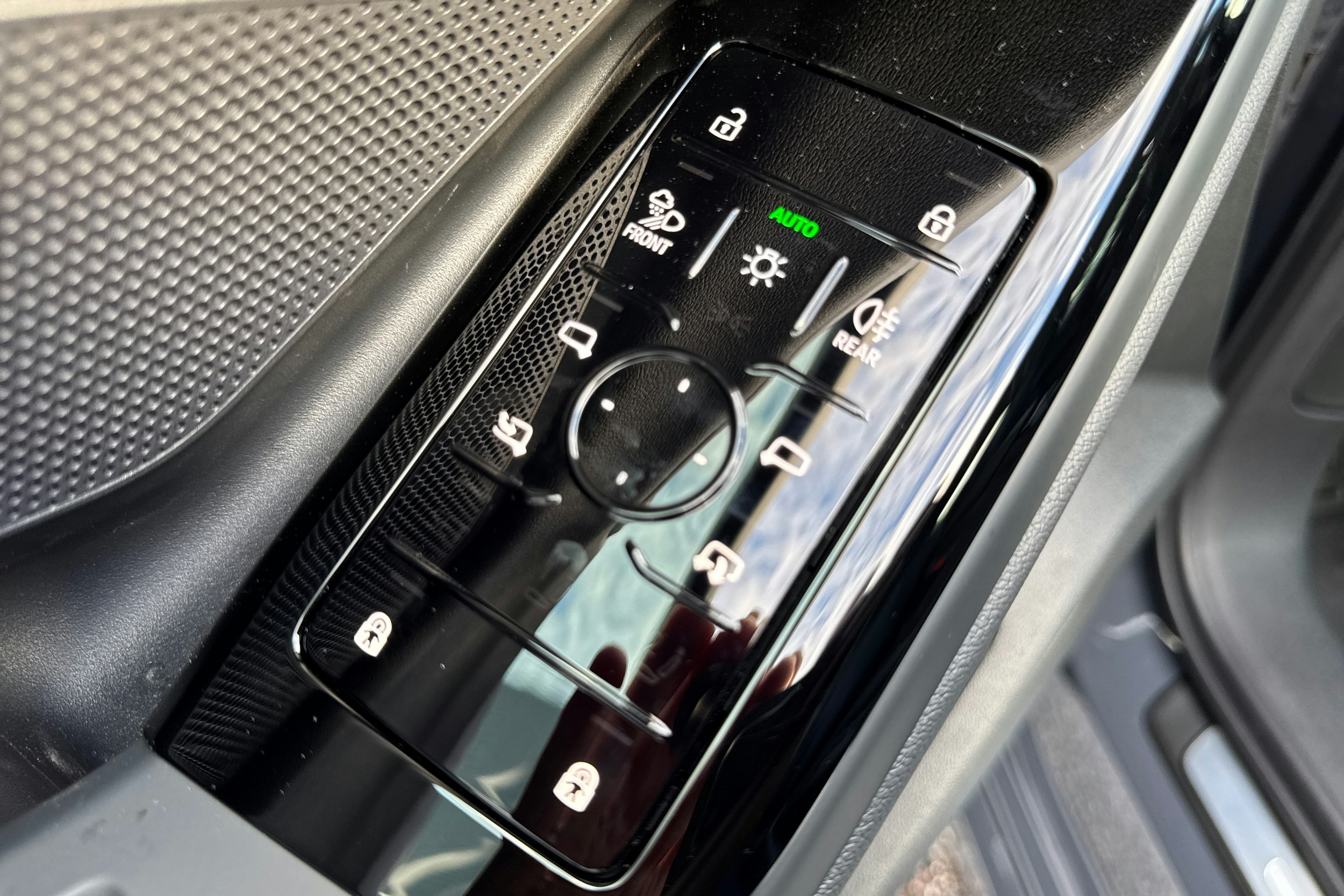 harmaa Audi A6 e-tron 2025 kuva 11.