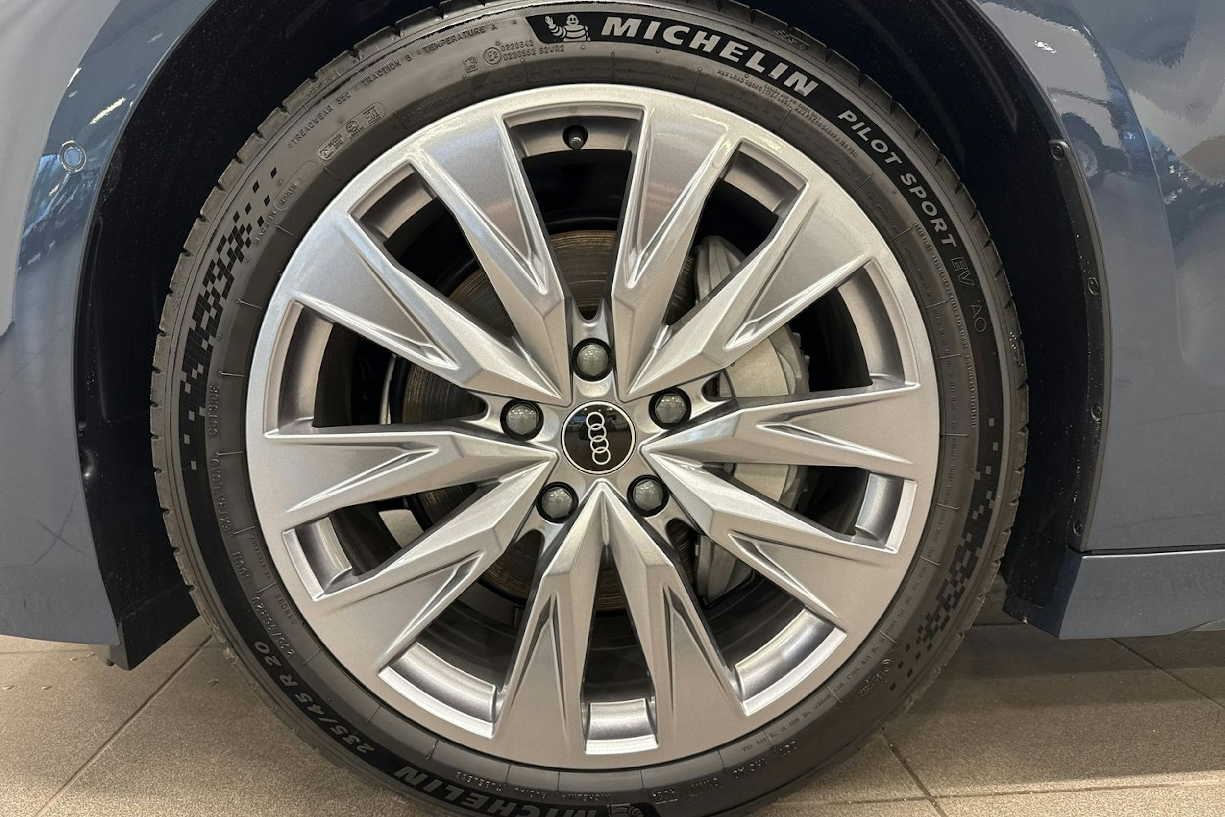 plasma sininen Audi A6 e-tron 2025 kuva 10.