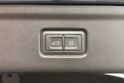 plasma sininen Audi A6 e-tron 2025 kuva 13.