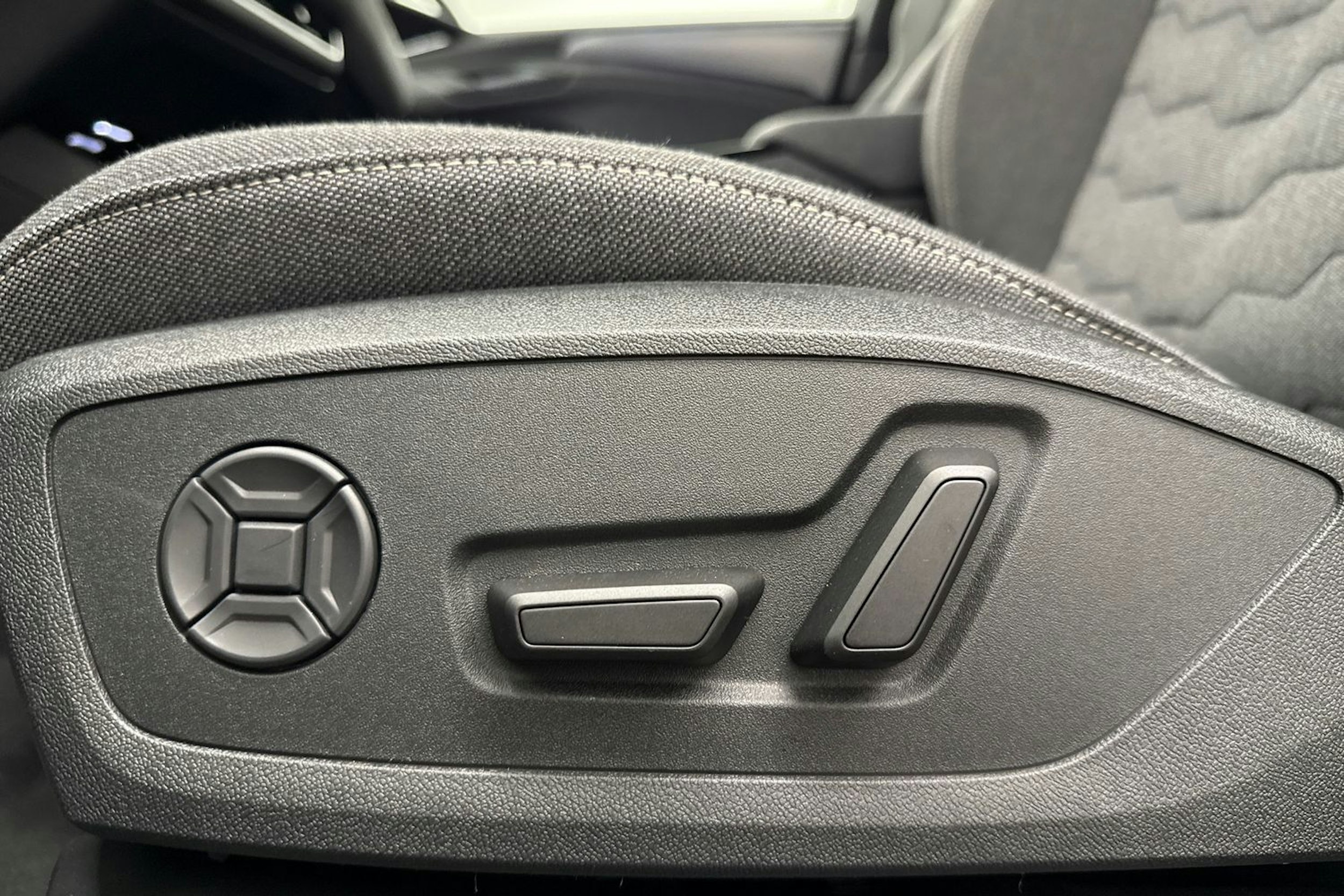 plasma sininen Audi A6 e-tron 2025 kuva 14.