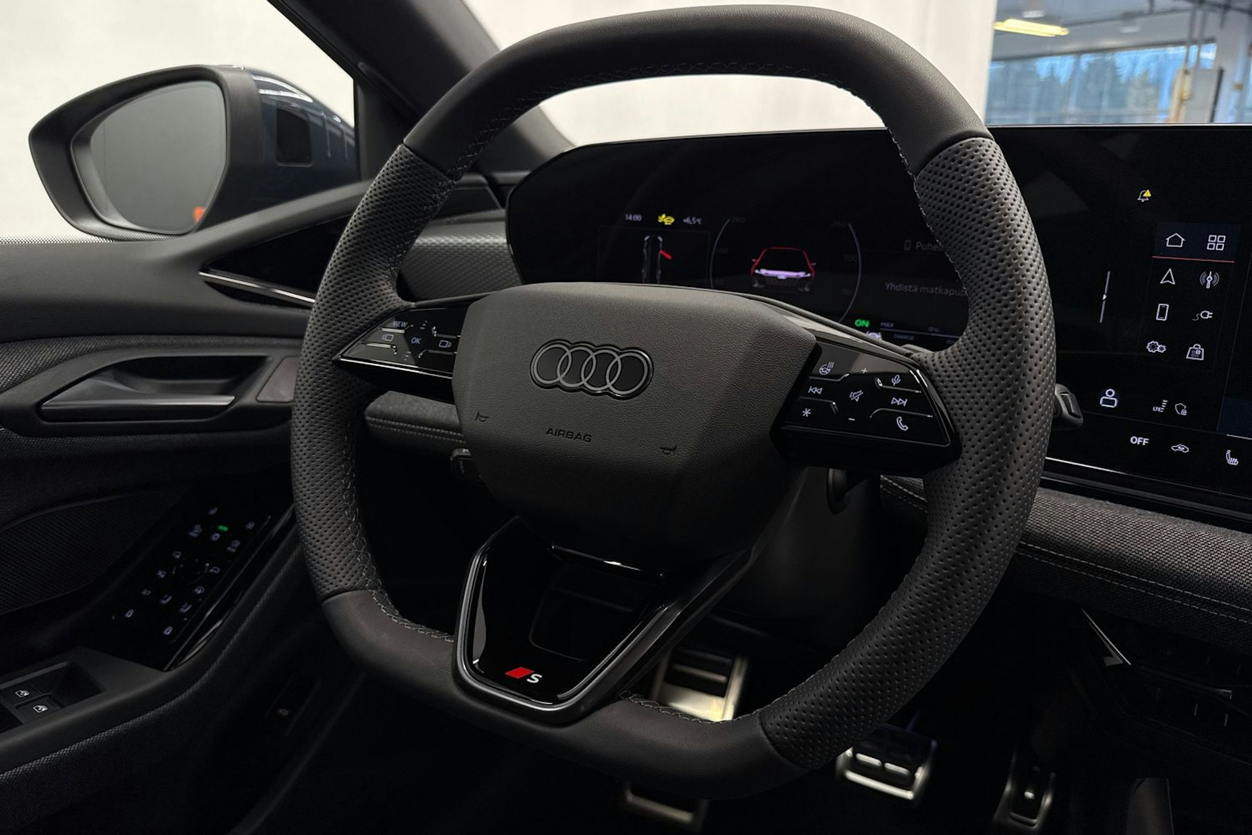 plasma sininen Audi A6 e-tron 2025 kuva 15.