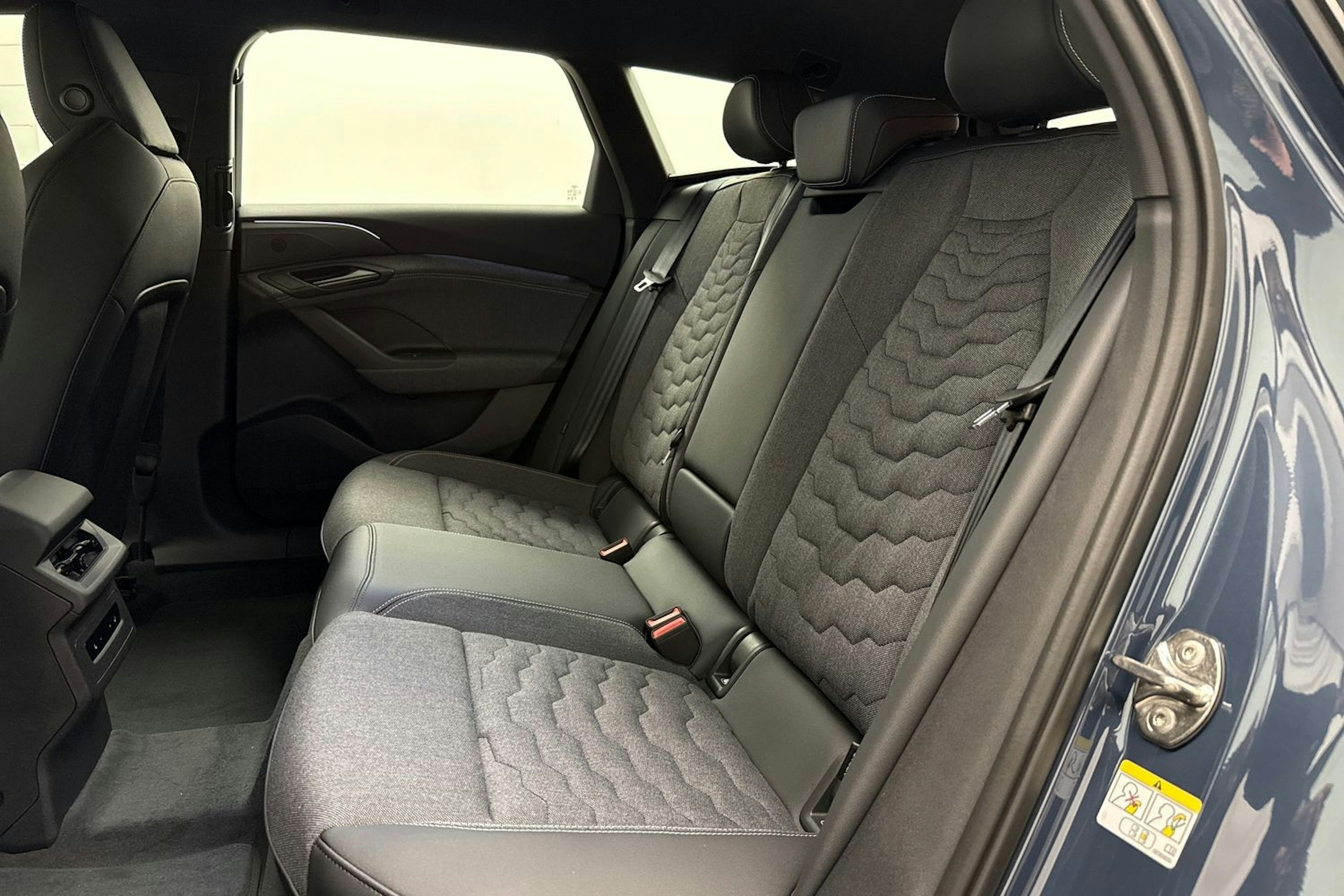 plasma sininen Audi A6 e-tron 2025 kuva 16.