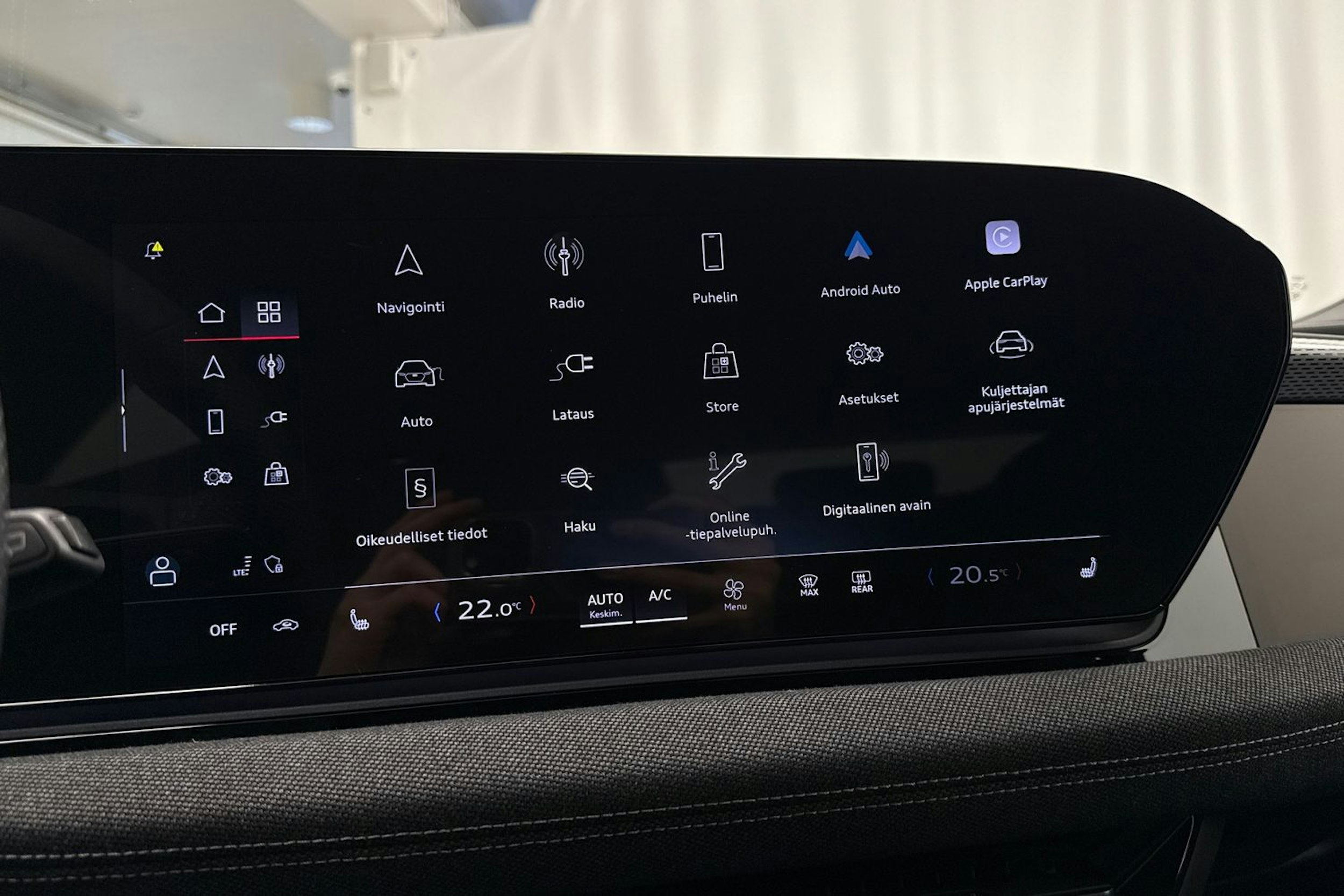 plasma sininen Audi A6 e-tron 2025 kuva 25.