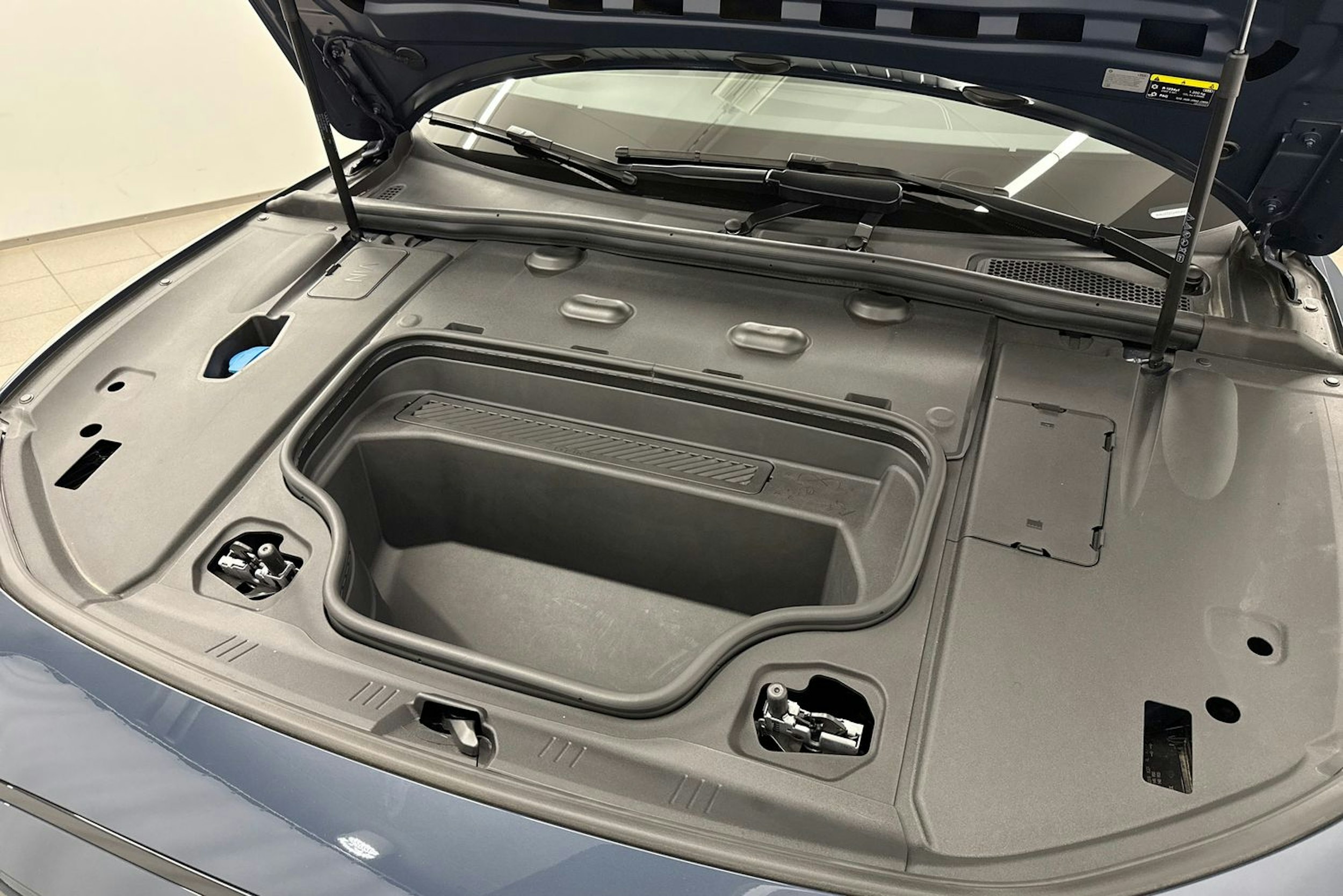 plasma sininen Audi A6 e-tron 2025 kuva 33.