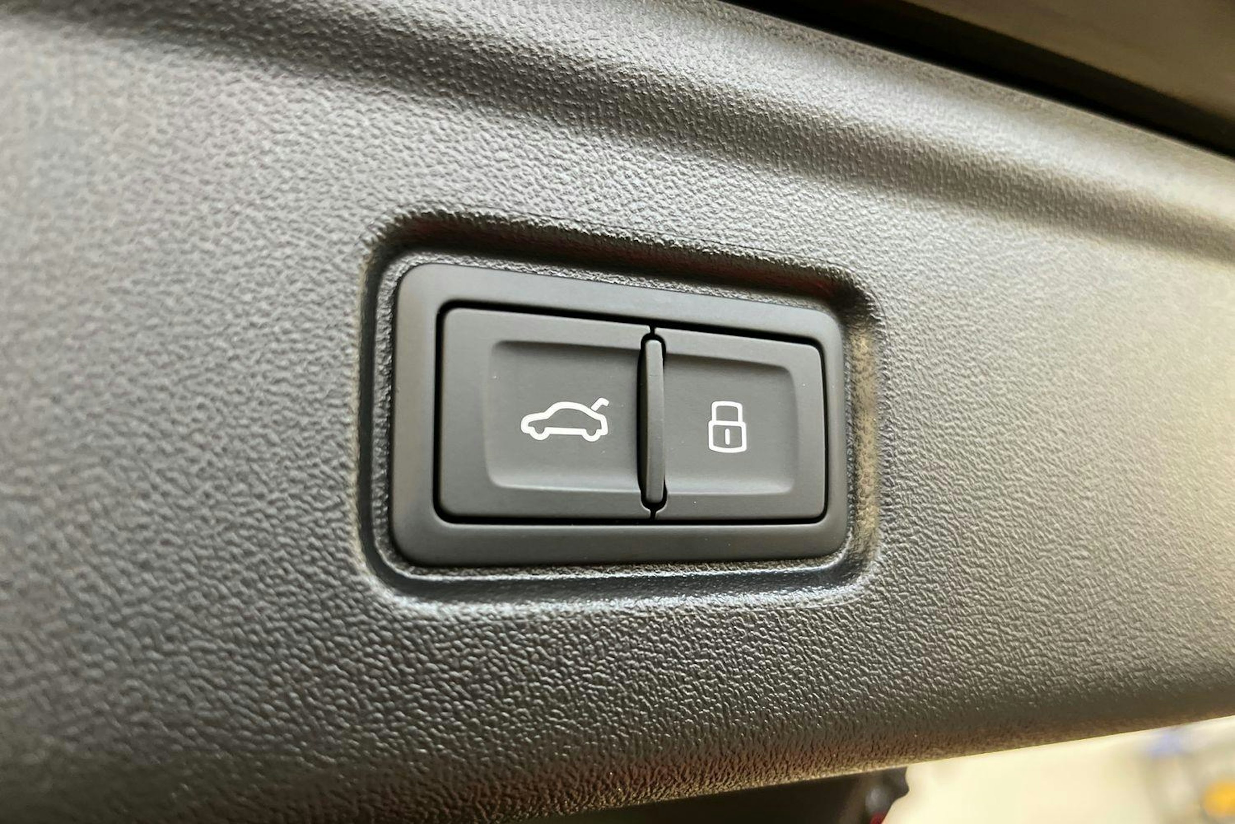 mythos musta Audi A6 e-tron 2025 kuva 15.