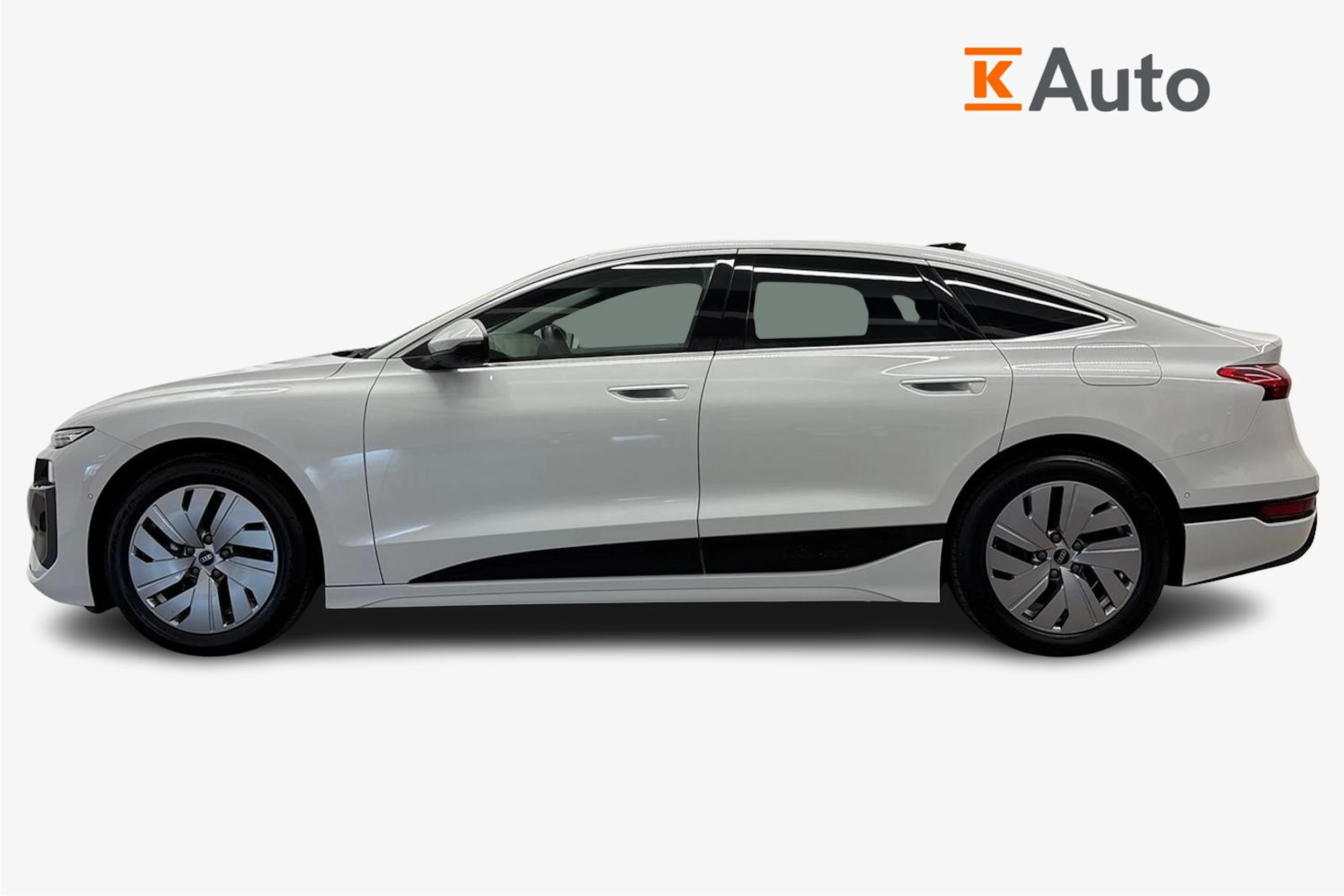valkoinen Audi A6 e-tron 2025 kuva 7.