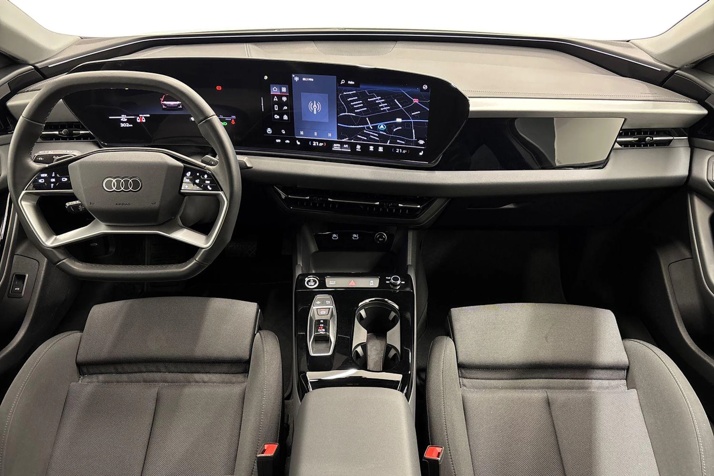 valkoinen Audi A6 e-tron 2025 kuva 9.