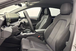 valkoinen Audi A6 e-tron 2025 kuva 15.