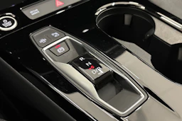 valkoinen Audi A6 e-tron 2025 kuva 30.