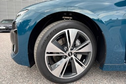 sininen Audi A6 e-tron 2025 kuva 10.
