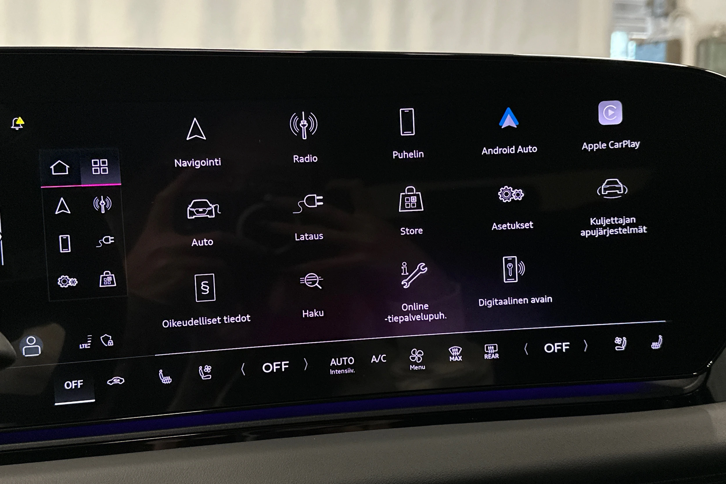 harmaa Audi A6 e-tron 2025 kuva 17.