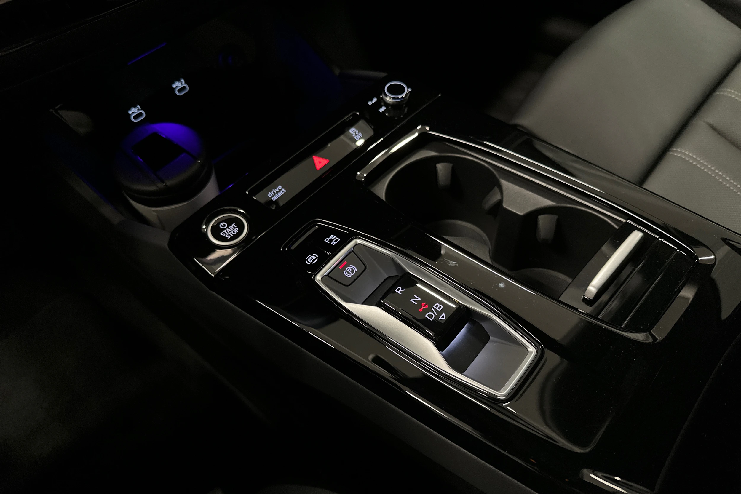 harmaa Audi A6 e-tron 2025 kuva 35.