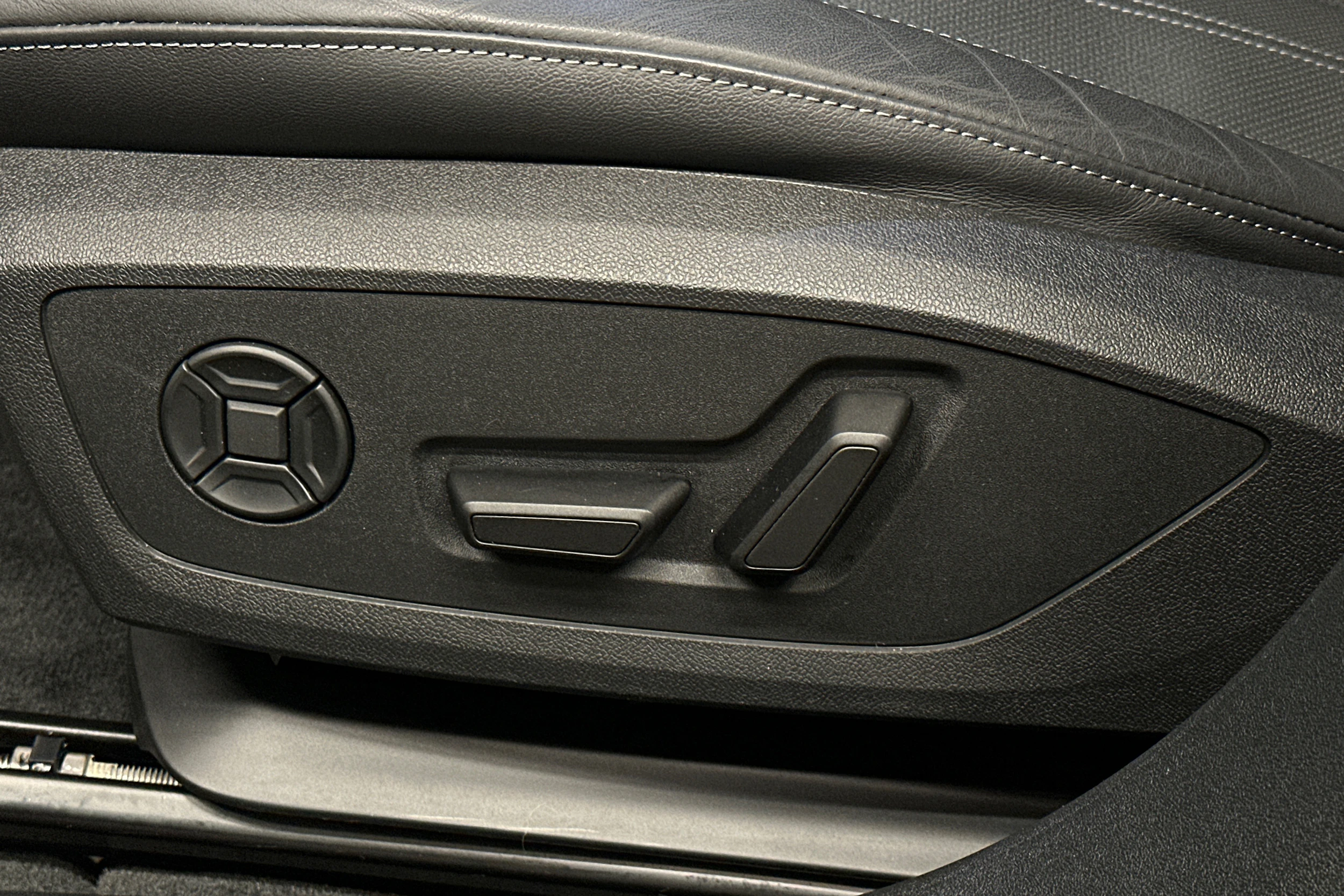 harmaa Audi A6 e-tron 2025 kuva 43.