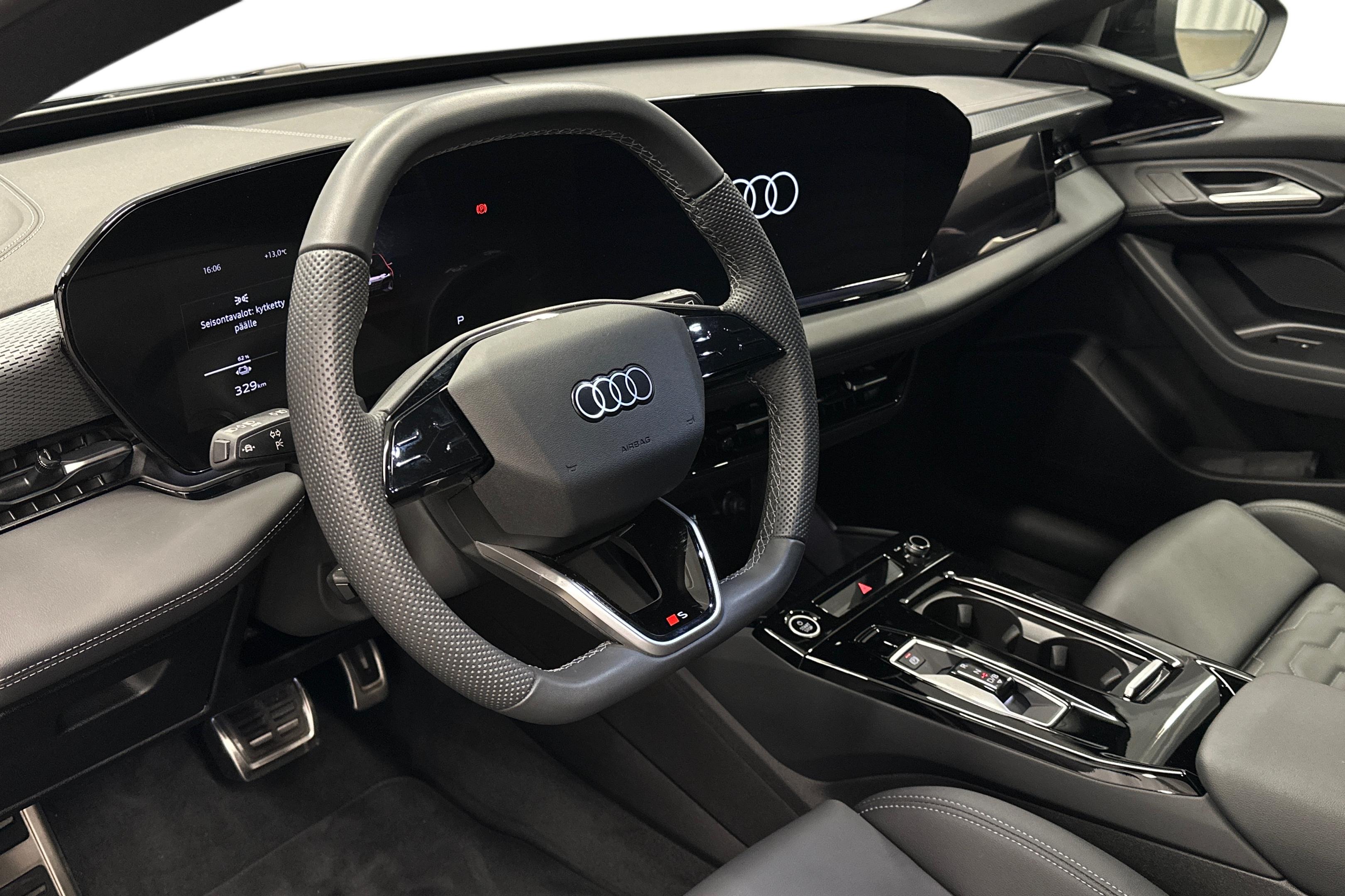 Audi A6 e-tron Avant quattro S line 2025, photo 6/39