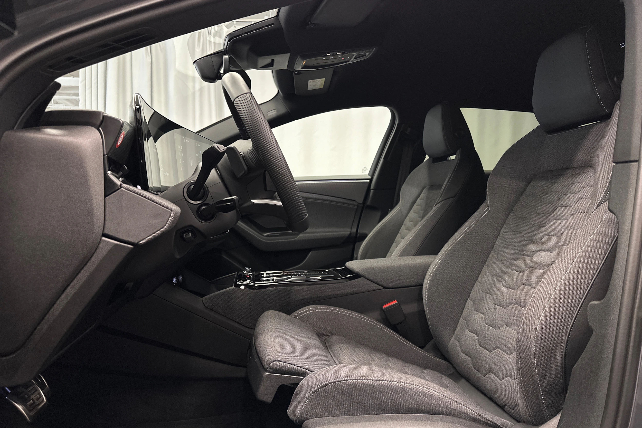 harmaa Audi A6 e-tron 2025 kuva 15.