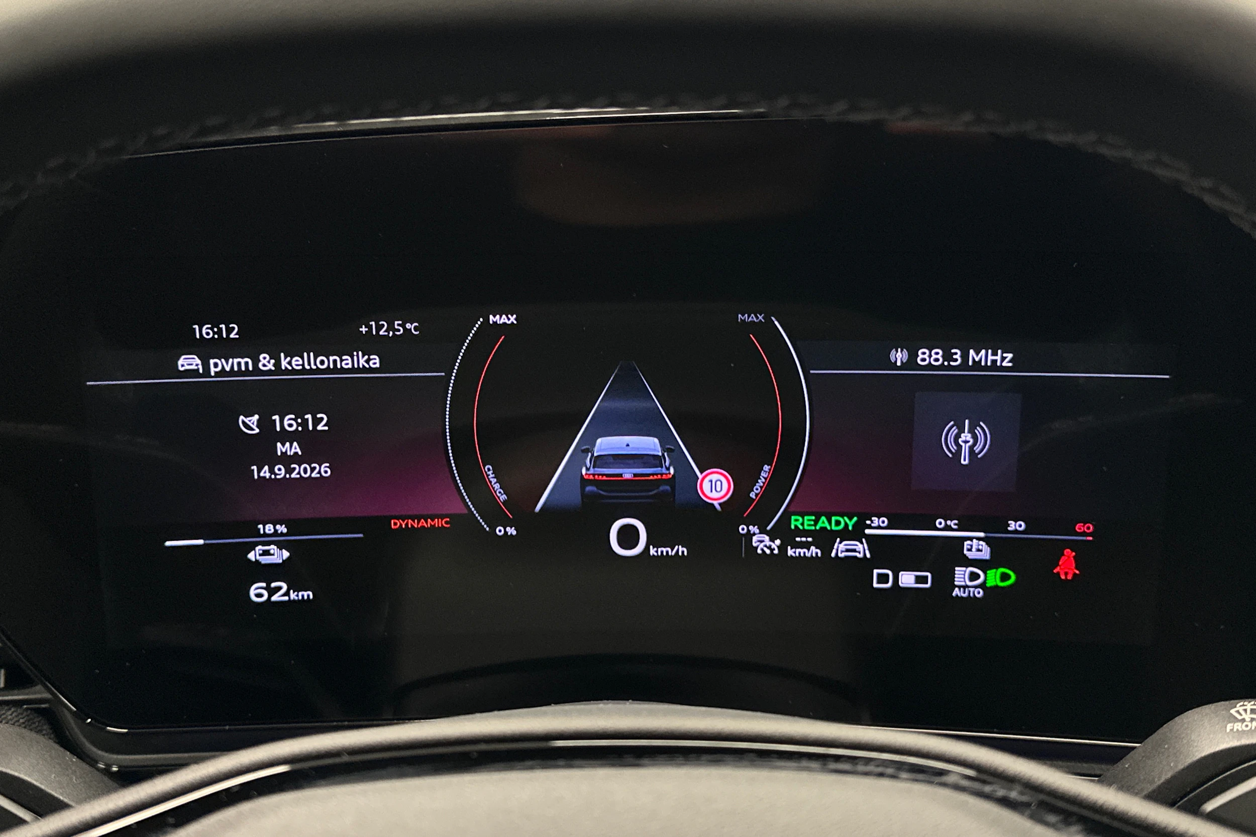 harmaa Audi A6 e-tron 2025 kuva 22.