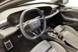 musta Audi A6 e-tron 2025 kuva 7.