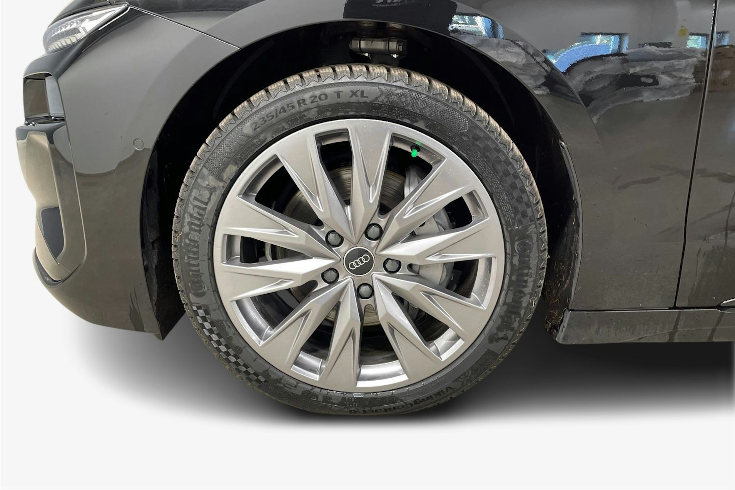 musta Audi A6 e-tron 2025 kuva 11.