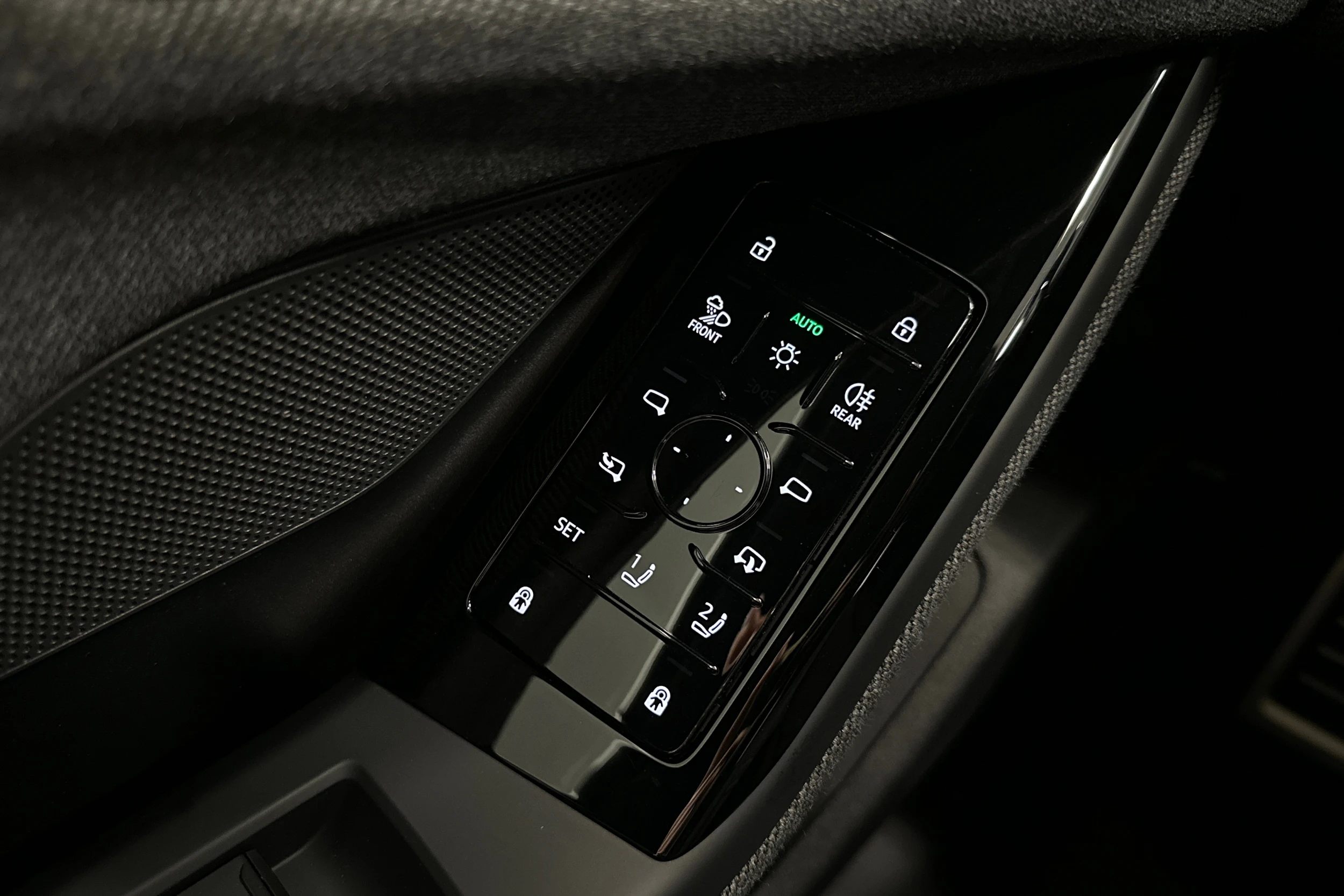 musta Audi A6 e-tron 2025 kuva 14.