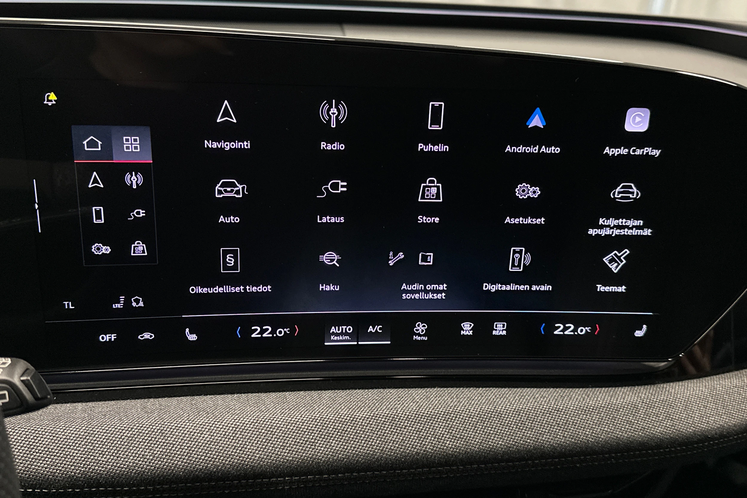 musta Audi A6 e-tron 2025 kuva 17.