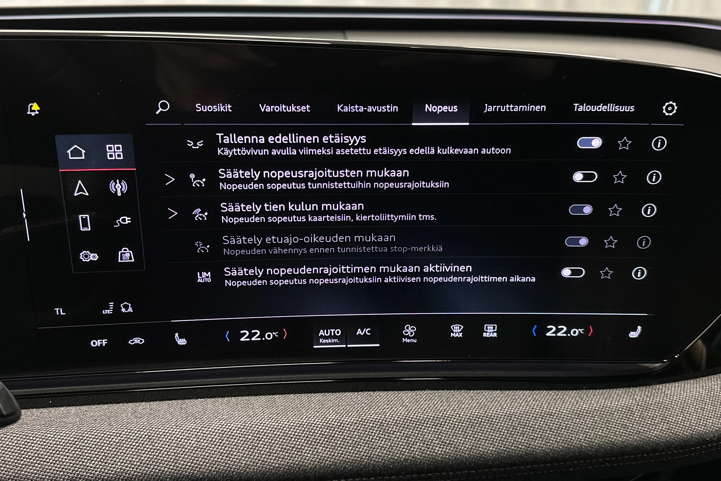 musta Audi A6 e-tron 2025 kuva 26.
