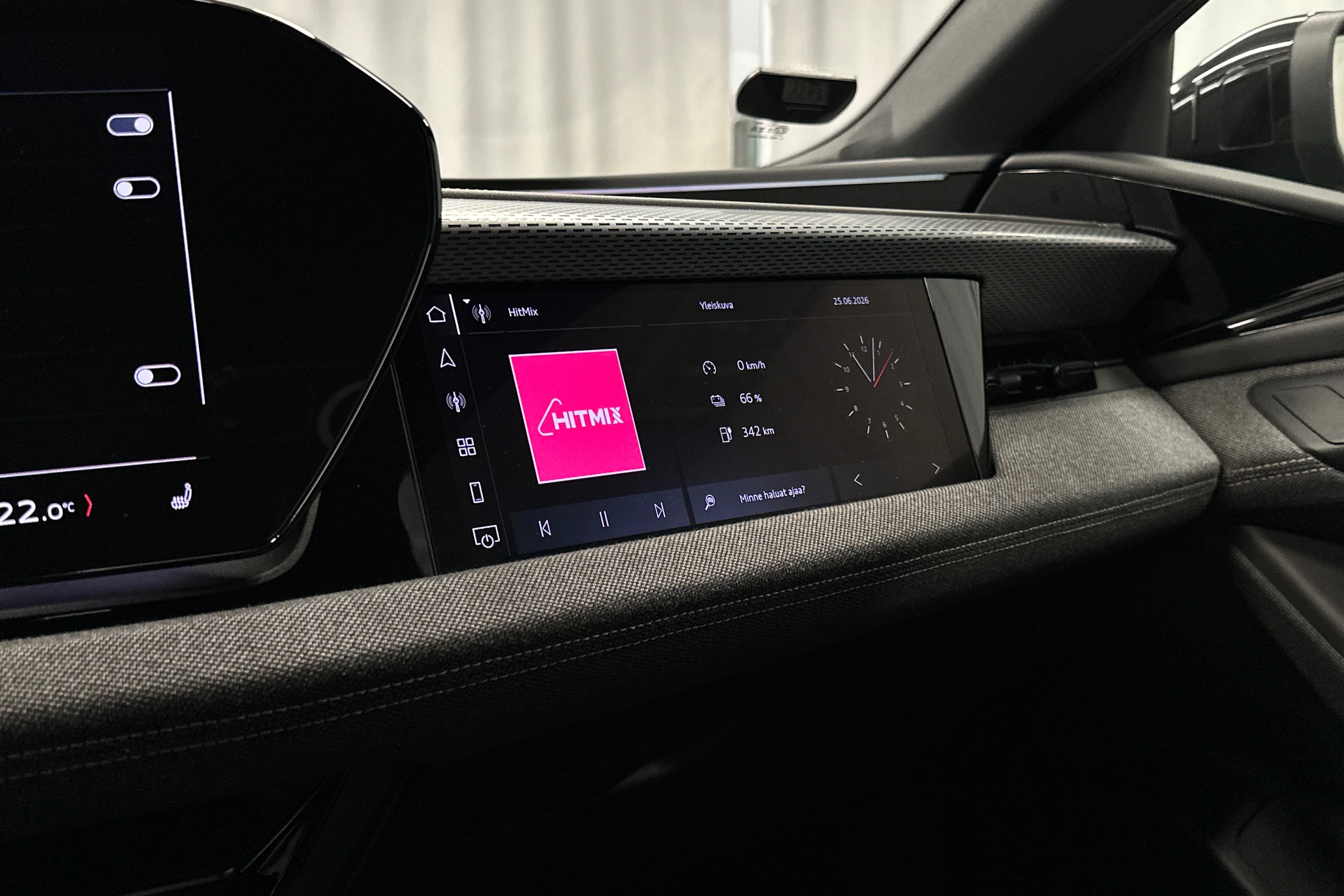 musta Audi A6 e-tron 2025 kuva 34.
