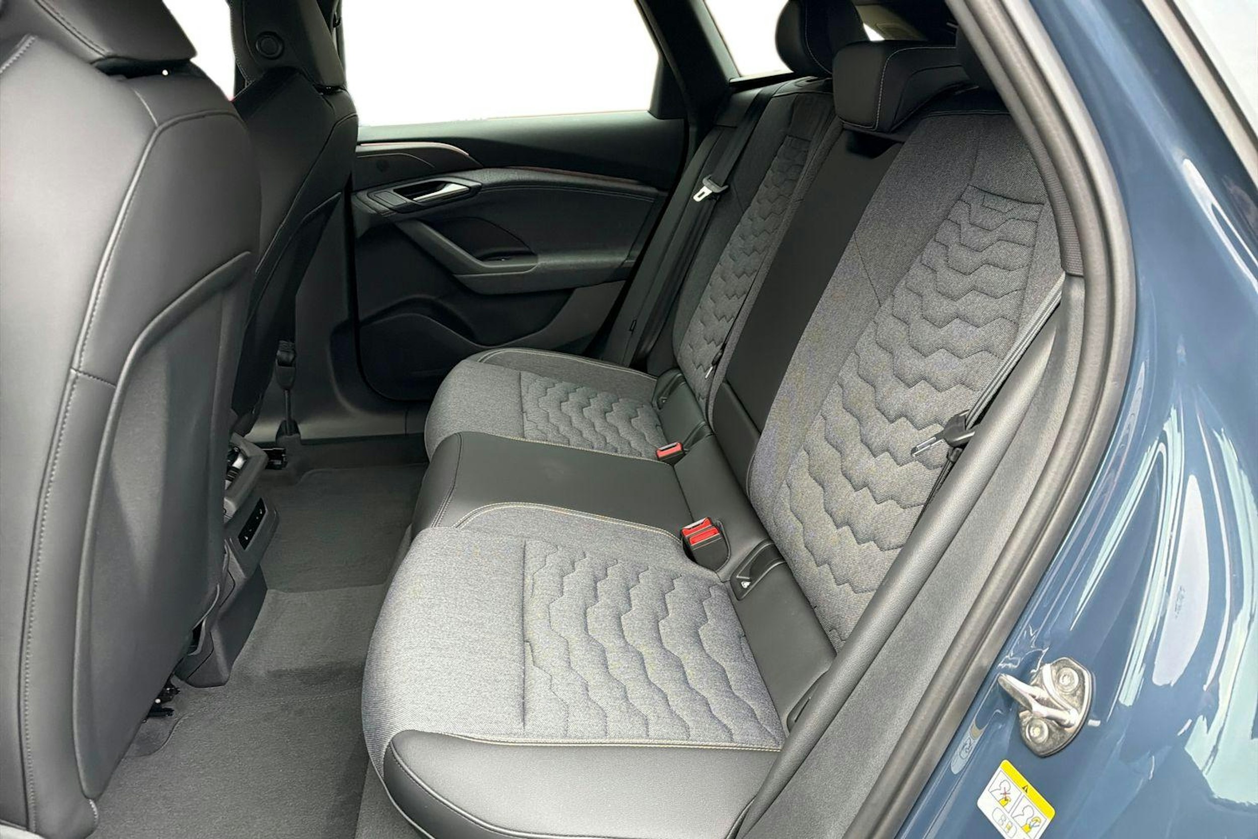 met. sininen Audi A6 e-tron 2025 kuva 8.