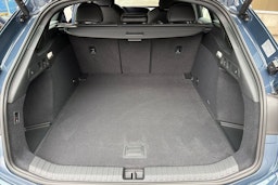 met. sininen Audi A6 e-tron 2025 kuva 12.