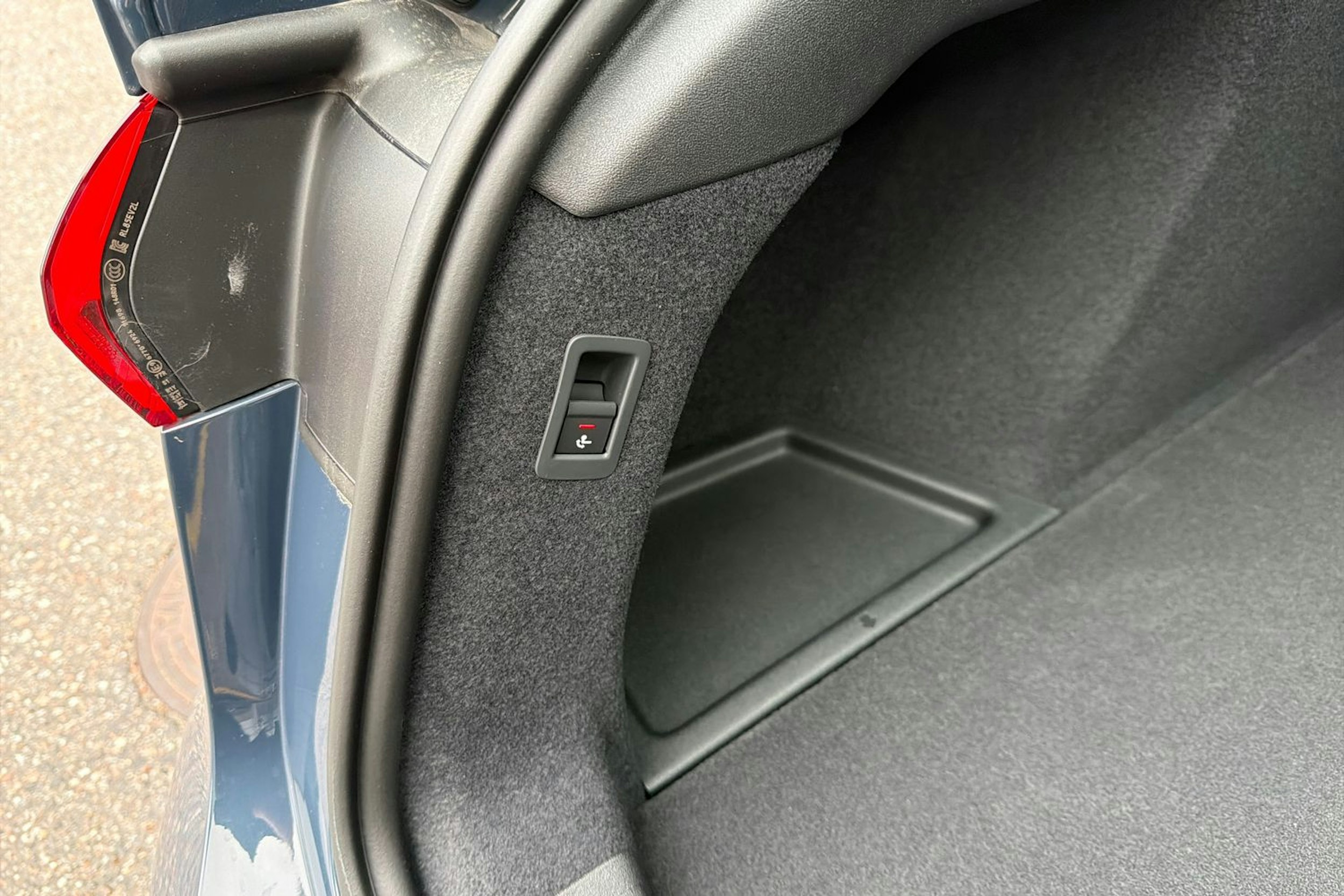 met. sininen Audi A6 e-tron 2025 kuva 13.