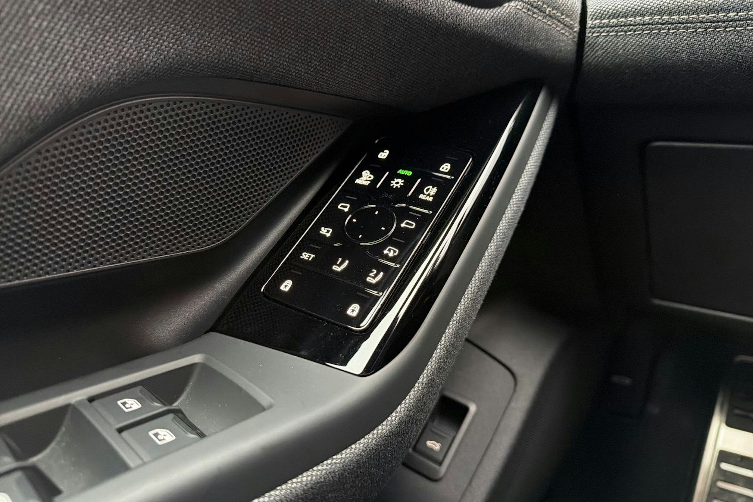 met. sininen Audi A6 e-tron 2025 kuva 16.