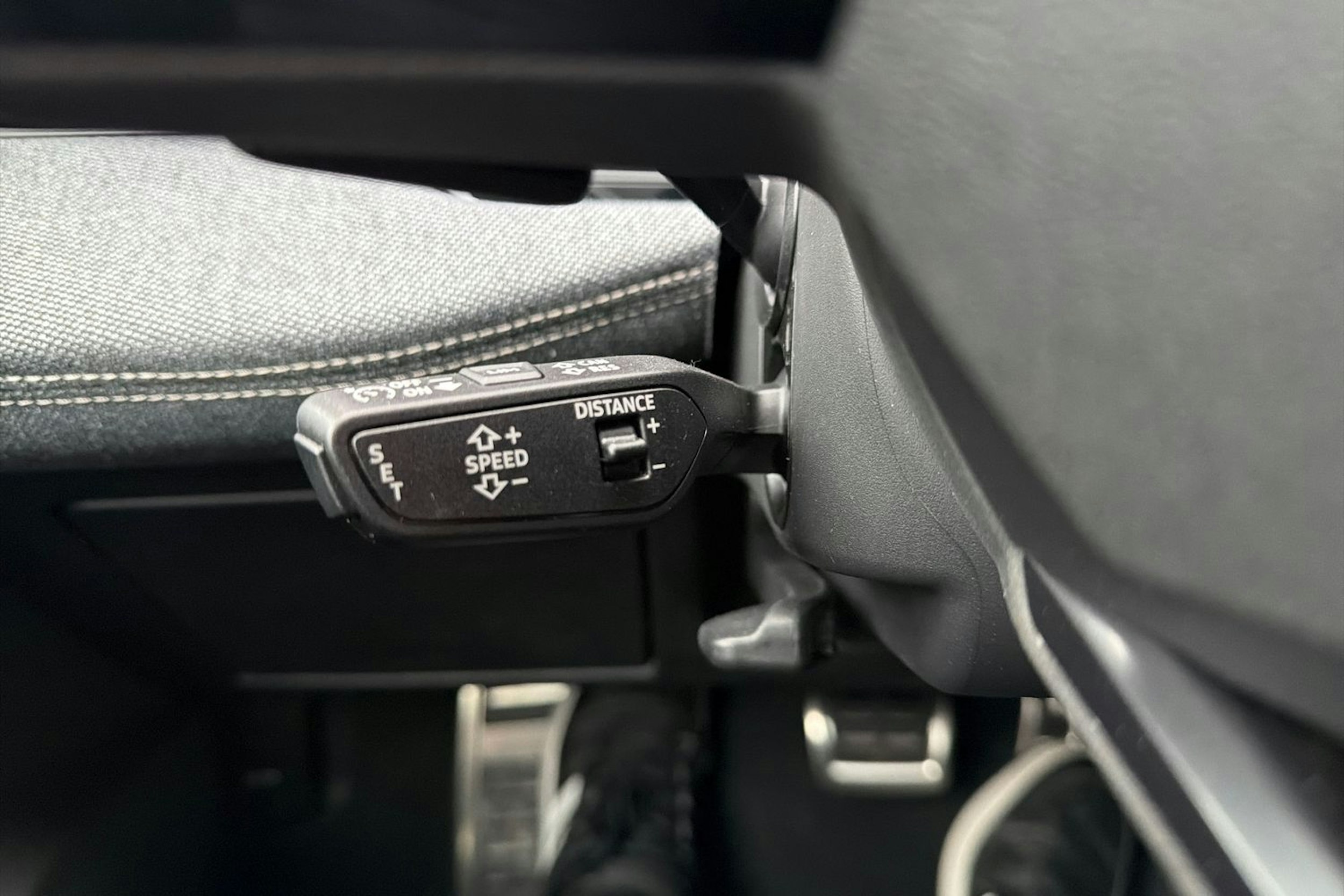 met. sininen Audi A6 e-tron 2025 kuva 17.