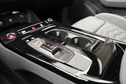 met. sininen Audi A6 e-tron 2025 kuva 20.