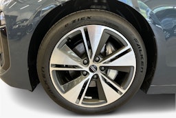 sininen Audi A6 e-tron 2025 kuva 9.