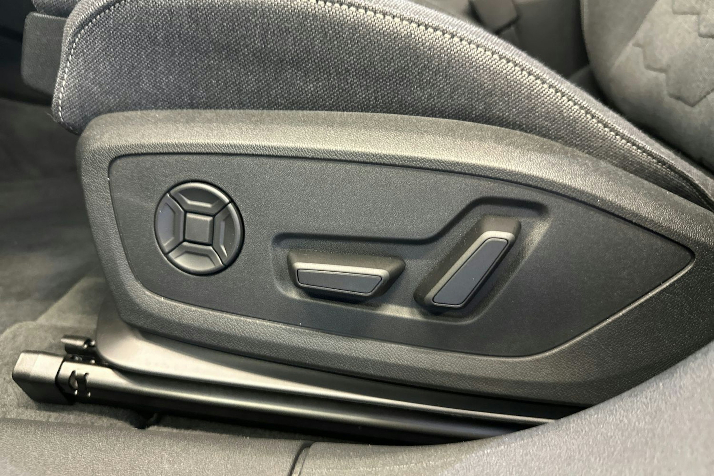 sininen Audi A6 e-tron 2025 kuva 15.