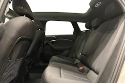 beige Audi A6 e-tron 2025 kuva 8.