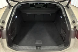 beige Audi A6 e-tron 2025 kuva 11.