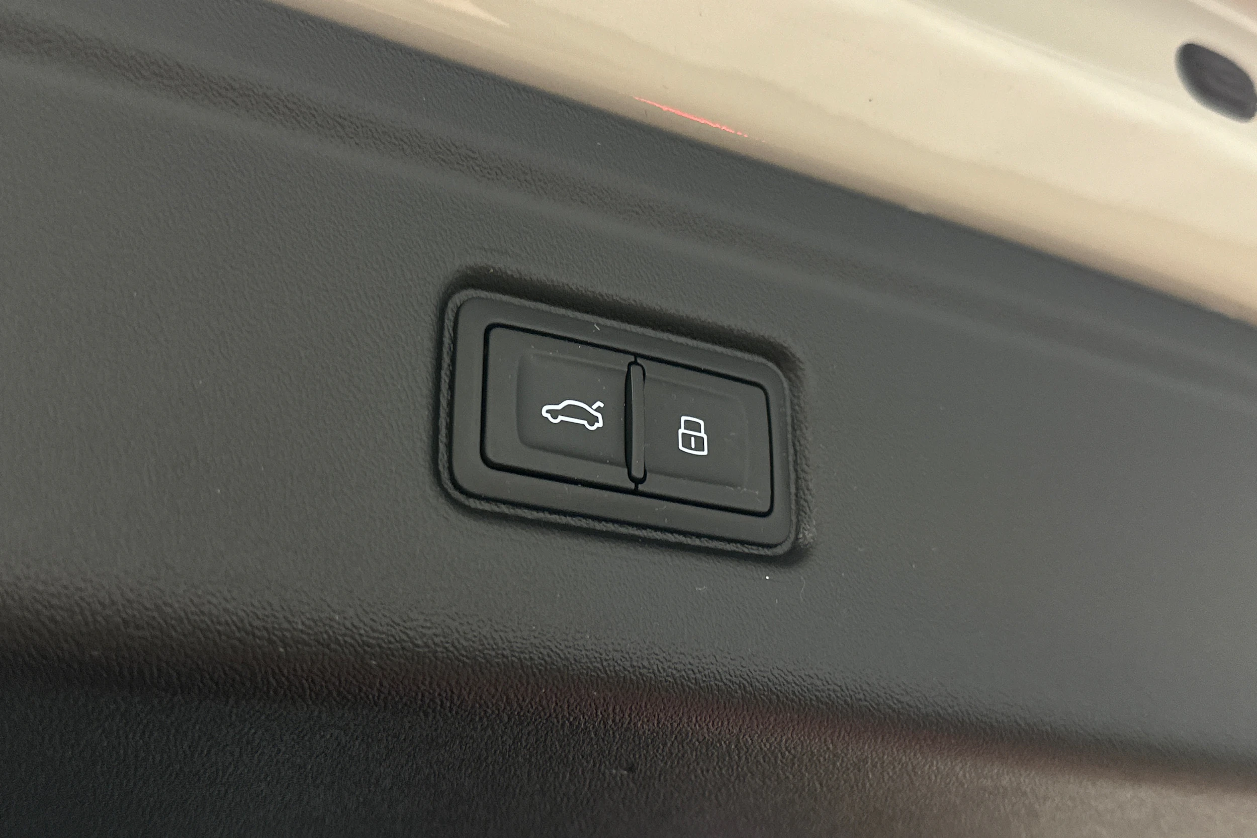 beige Audi A6 e-tron 2025 kuva 12.