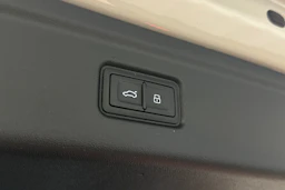 beige Audi A6 e-tron 2025 kuva 12.