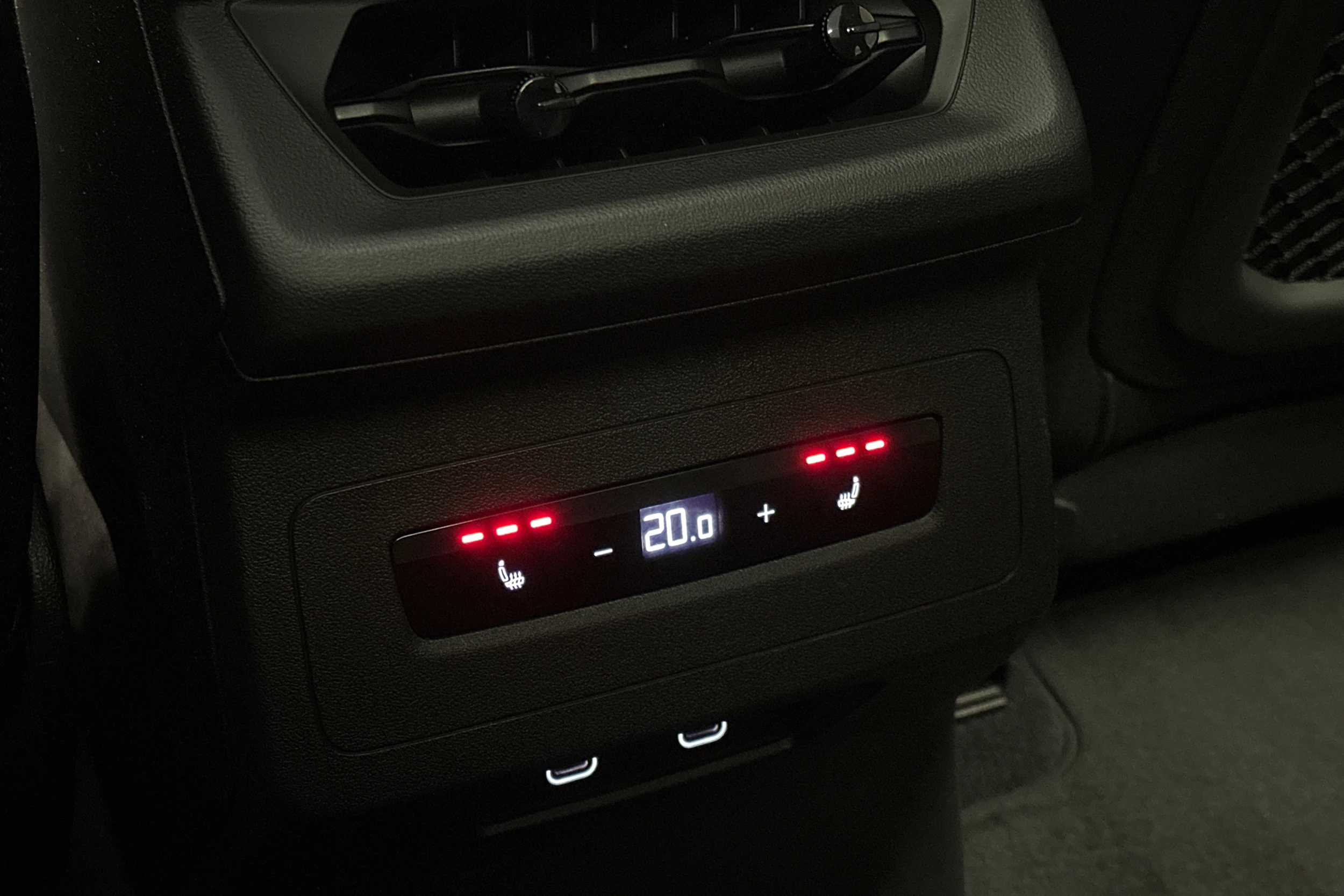 beige Audi A6 e-tron 2025 kuva 14.