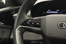 beige Audi A6 e-tron 2025 kuva 20.