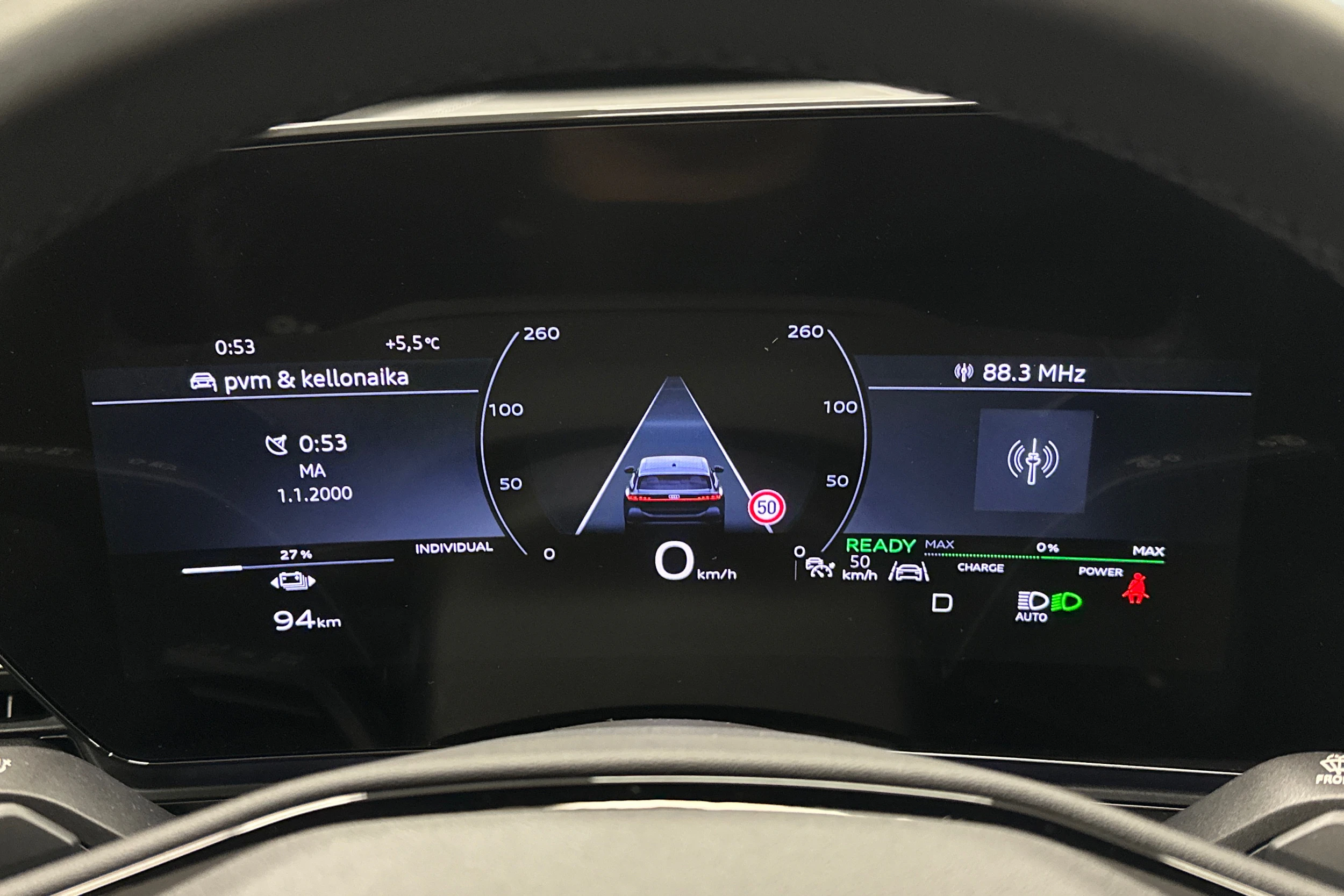 beige Audi A6 e-tron 2025 kuva 23.