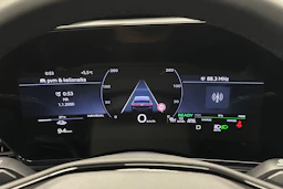 beige Audi A6 e-tron 2025 kuva 23.