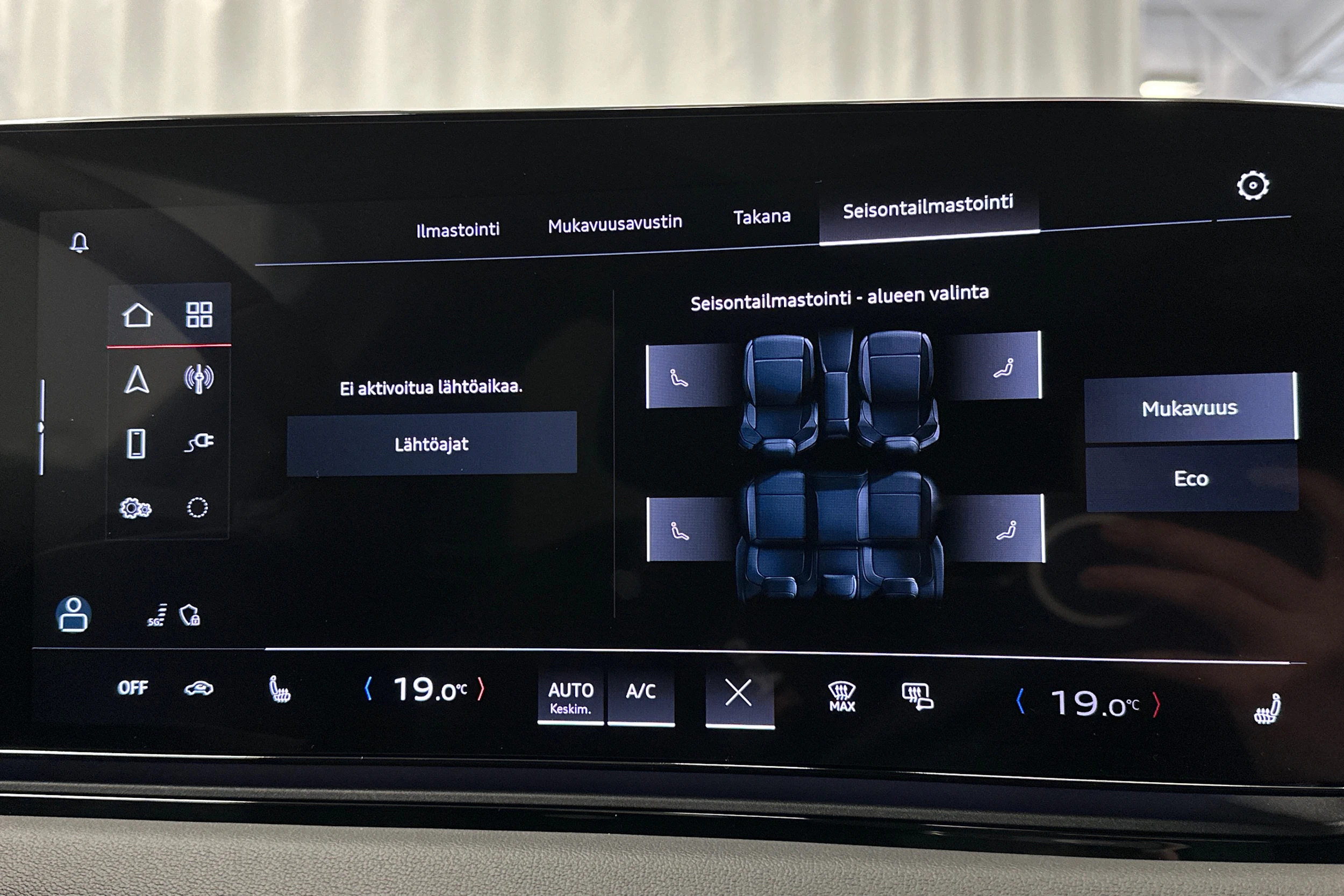 beige Audi A6 e-tron 2025 kuva 32.