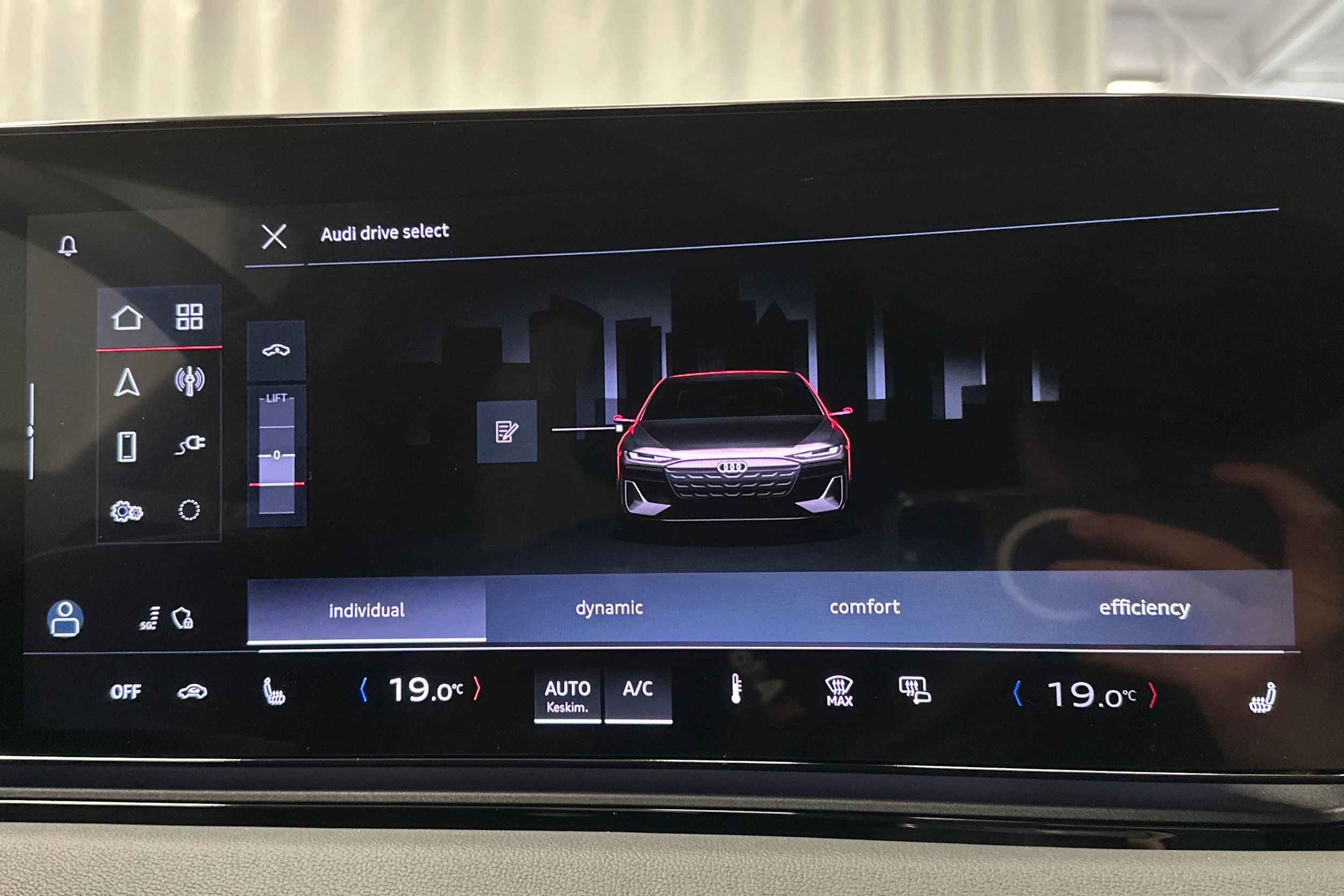 beige Audi A6 e-tron 2025 kuva 33.