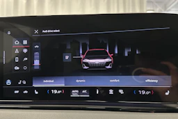 beige Audi A6 e-tron 2025 kuva 33.