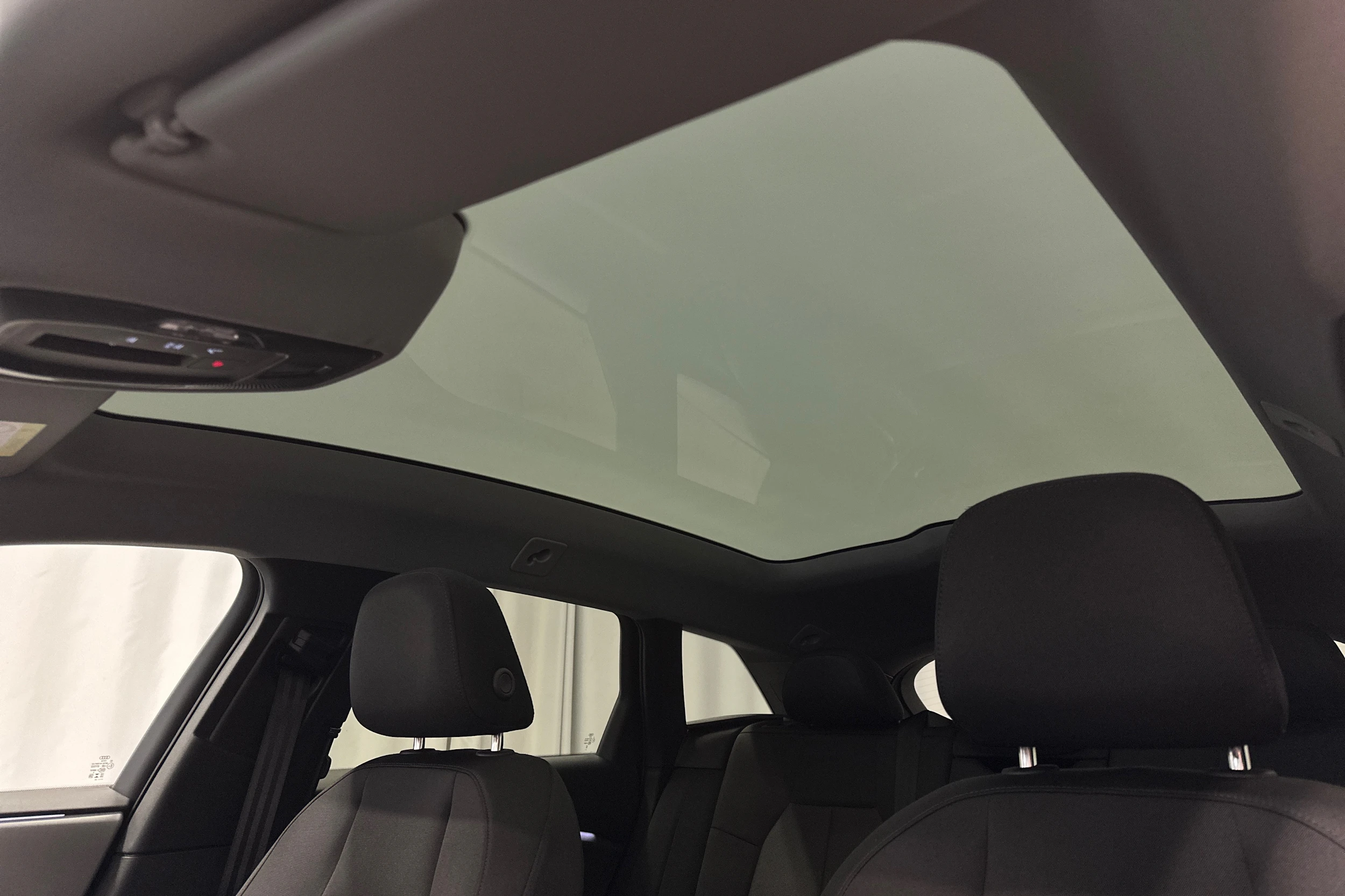 beige Audi A6 e-tron 2025 kuva 37.